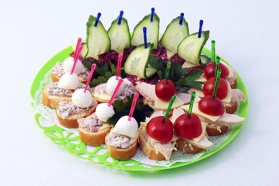 Assorted Open-Face Sandwiches «Airships» 18 pcs