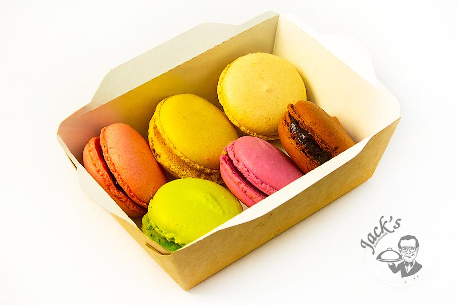 Assorted French pastries "Macarons" 6 pcs