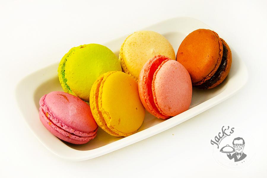 Assorted French pastries "Macarons" 6 pcs