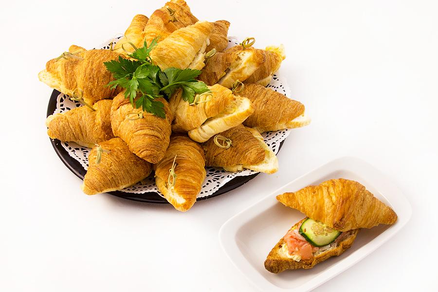 Mini croissants with salmon 15/25/50 pcs