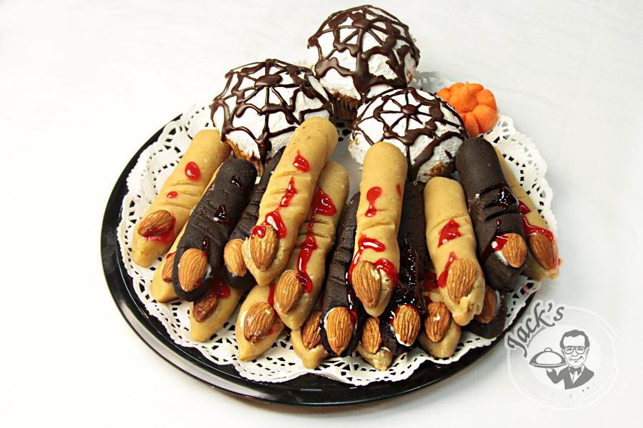 Assorted Halloween Desserts “Fingers & Gossamer“ 1150 g