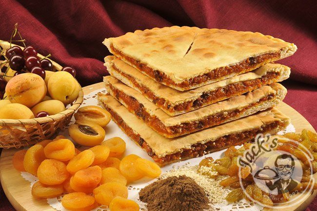 Ossetin Pirog with dried apricot/cinnamon filling 20/40 cm