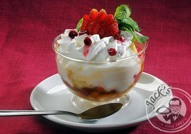 Fruit with cream cocktail cup 200 g