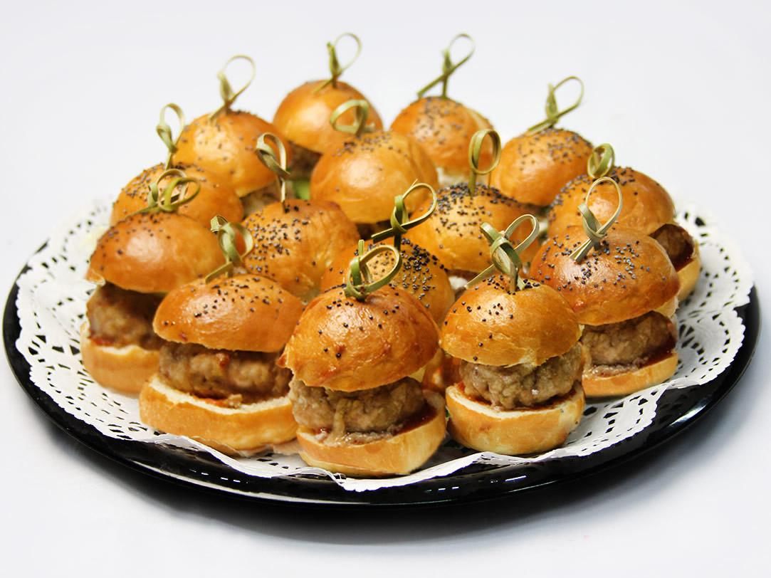 Mini Sliders (Mini Burgers 5 cm) "Pork with Pineaple" 16/32/60 pcs