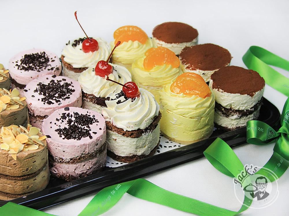 «Viennese Lady" Assorted Pastries 15/25 pcs
